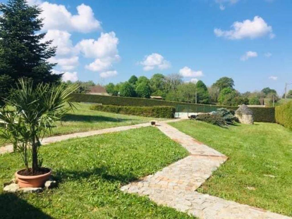 Gites Le Clos De Lamie Avec 2 Piscines Privees Fossemagne Exterior photo