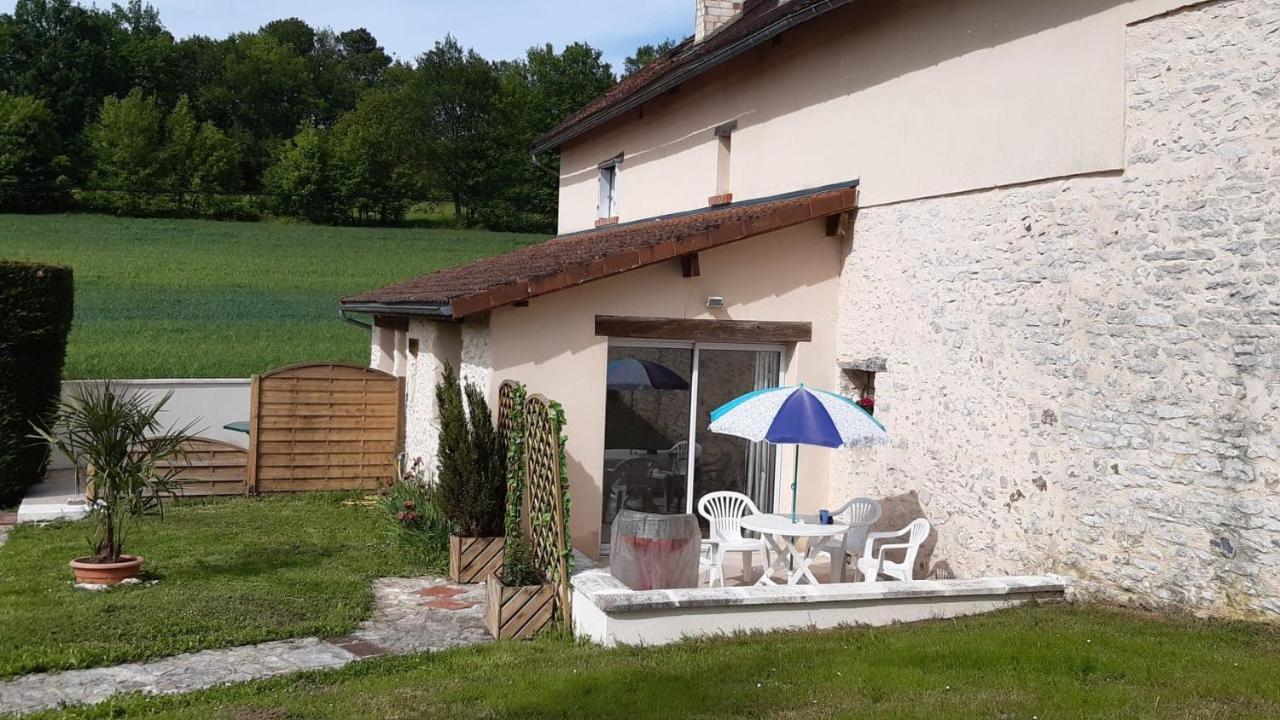 Gites Le Clos De Lamie Avec 2 Piscines Privees Fossemagne Exterior photo